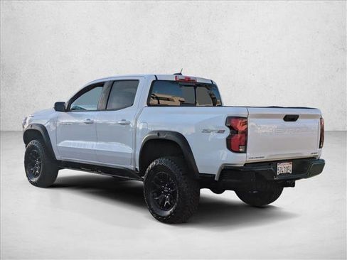 Used 2025 Chevrolet Colorado ZR2 w/ Midnight Edition image 8