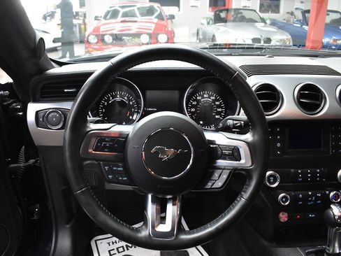 Used 2022 Ford Mustang GT RWD image 18