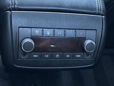 Used 2014 GMC Acadia Denali image 16