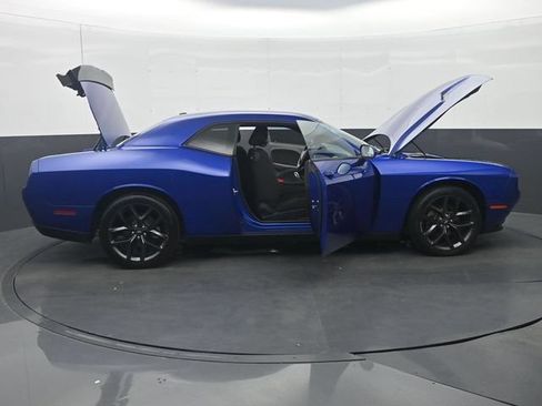 Used 2021 Dodge Challenger SXT w/ Driver Convenience Group RWD image 40