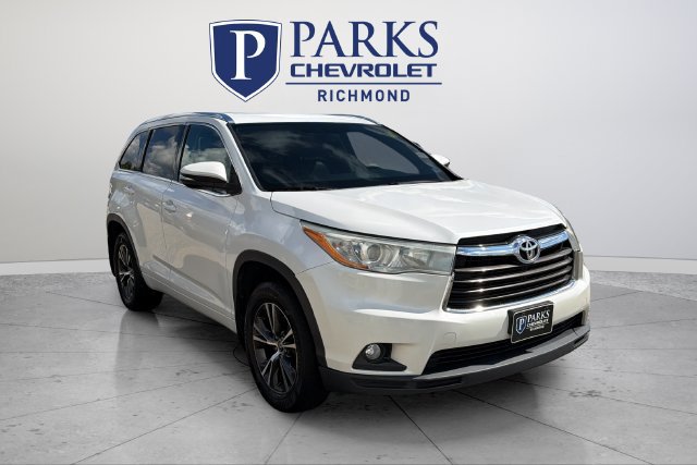 Used 2016 Toyota Highlander XLE AWD/4WD image 1