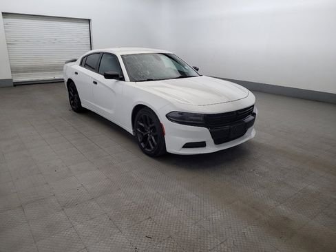 Used 2020 Dodge Charger SXT w/ Blacktop Package RWD image 13