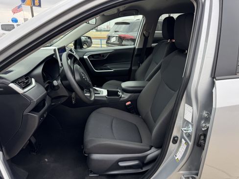 Used 2025 Toyota RAV4 LE image 16