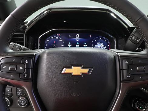 Used 2025 Chevrolet Silverado 3500 High Country w/ High Country Premium Package AWD/4WD image 14