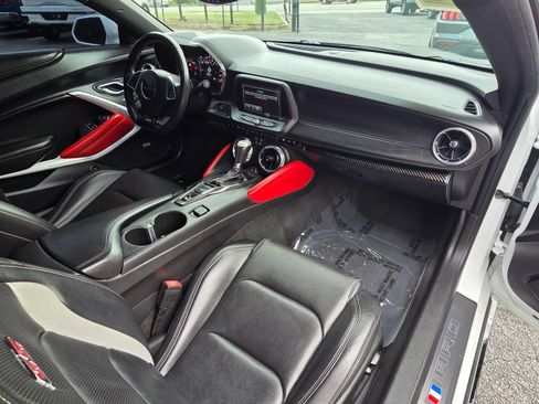 Used 2016 Chevrolet Camaro SS RWD image 12