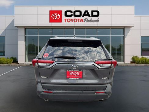 Used 2025 Toyota RAV4 XLE FWD image 4
