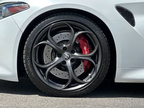 Used 2017 Alfa Romeo Giulia Quadrifoglio RWD image 25