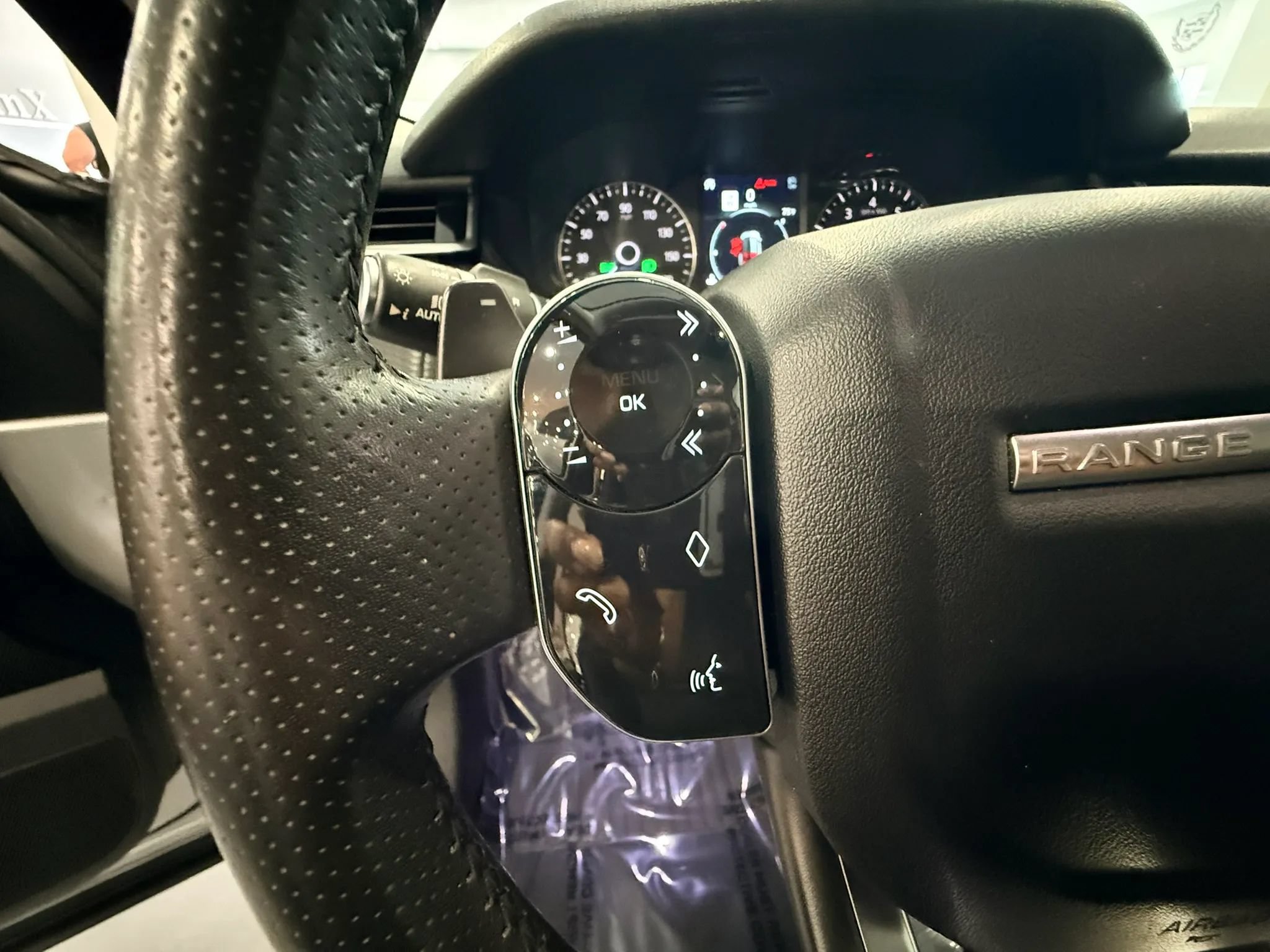 Used 2019 Land Rover Range Rover Velar S AWD/4WD image 27