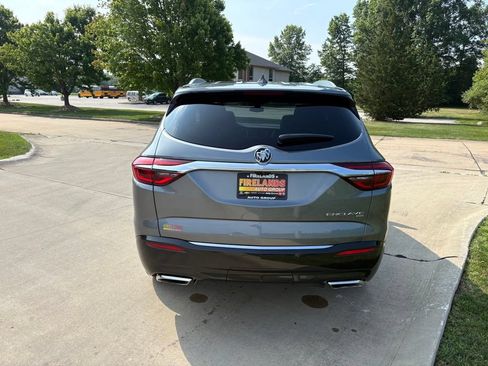 Used 2019 Buick Enclave Essence AWD/4WD image 8