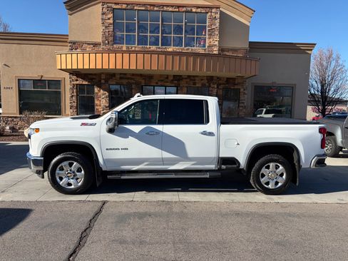 Used 2021 Chevrolet Silverado 2500 LTZ image 2