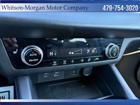 Used 2024 Mitsubishi Outlander FWD image 25