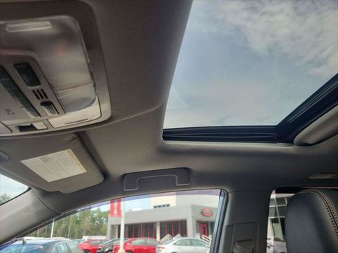 Certified 2019 Toyota Highlander Limited AWD/4WD image 16