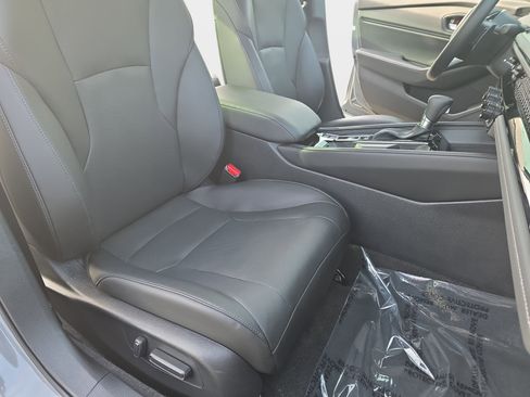 Used 2024 Honda Accord Touring image 10