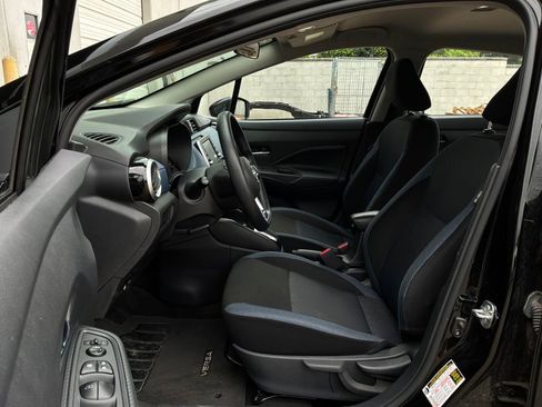 Used 2025 Nissan Versa SV FWD image 10