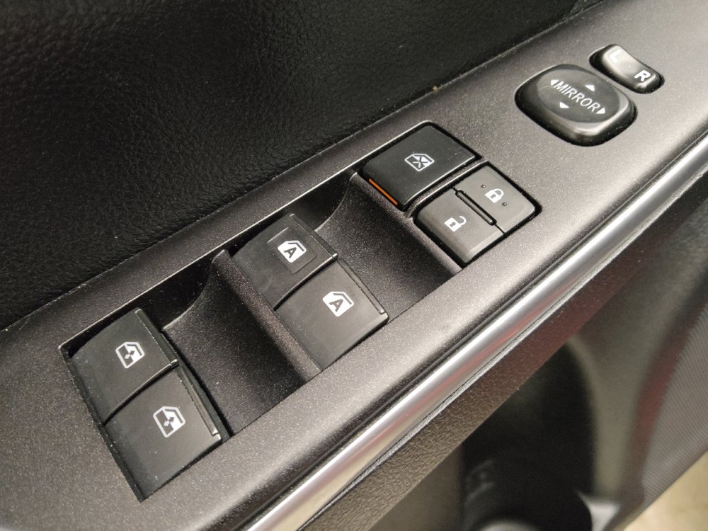 Used 2015 Toyota Camry SE w/ Moonroof Package FWD image 27