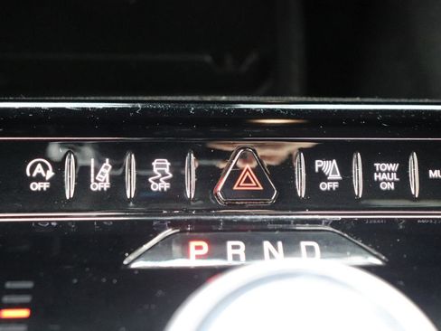 Used 2025 Jeep Wagoneer Series II AWD/4WD image 45