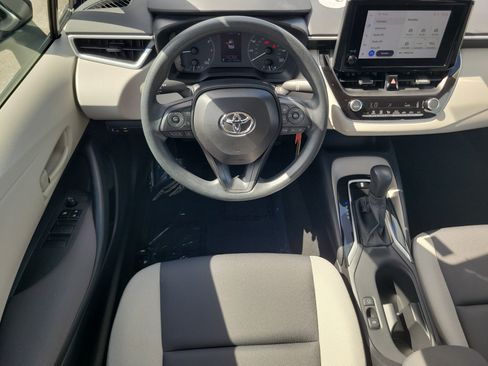 Used 2025 Toyota Corolla LE FWD image 17