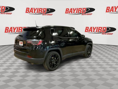 Used 2022 Jeep Compass Latitude FWD image 8