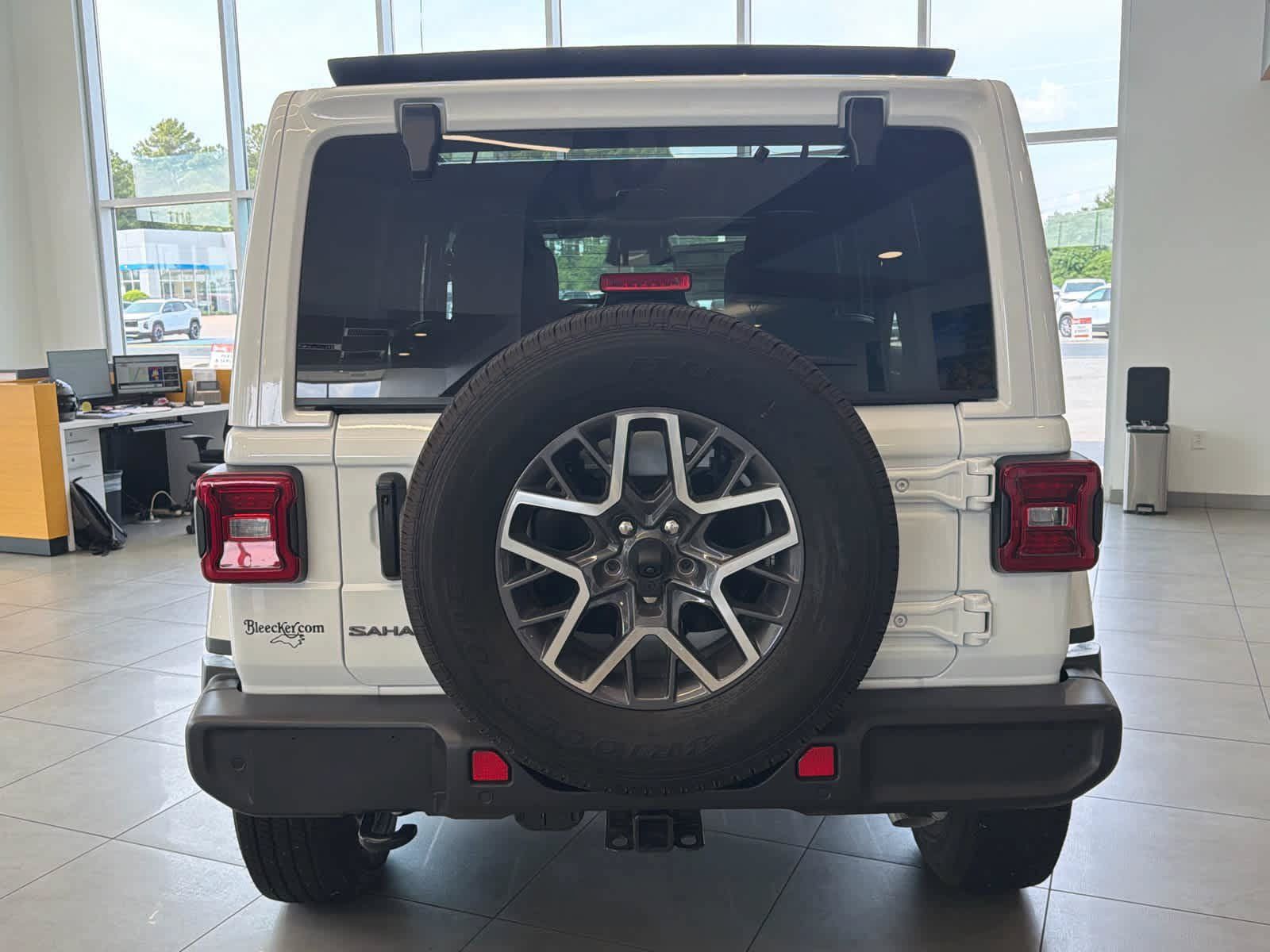 New 2026 Jeep Wrangler Unlimited Sahara AWD/4WD image 4