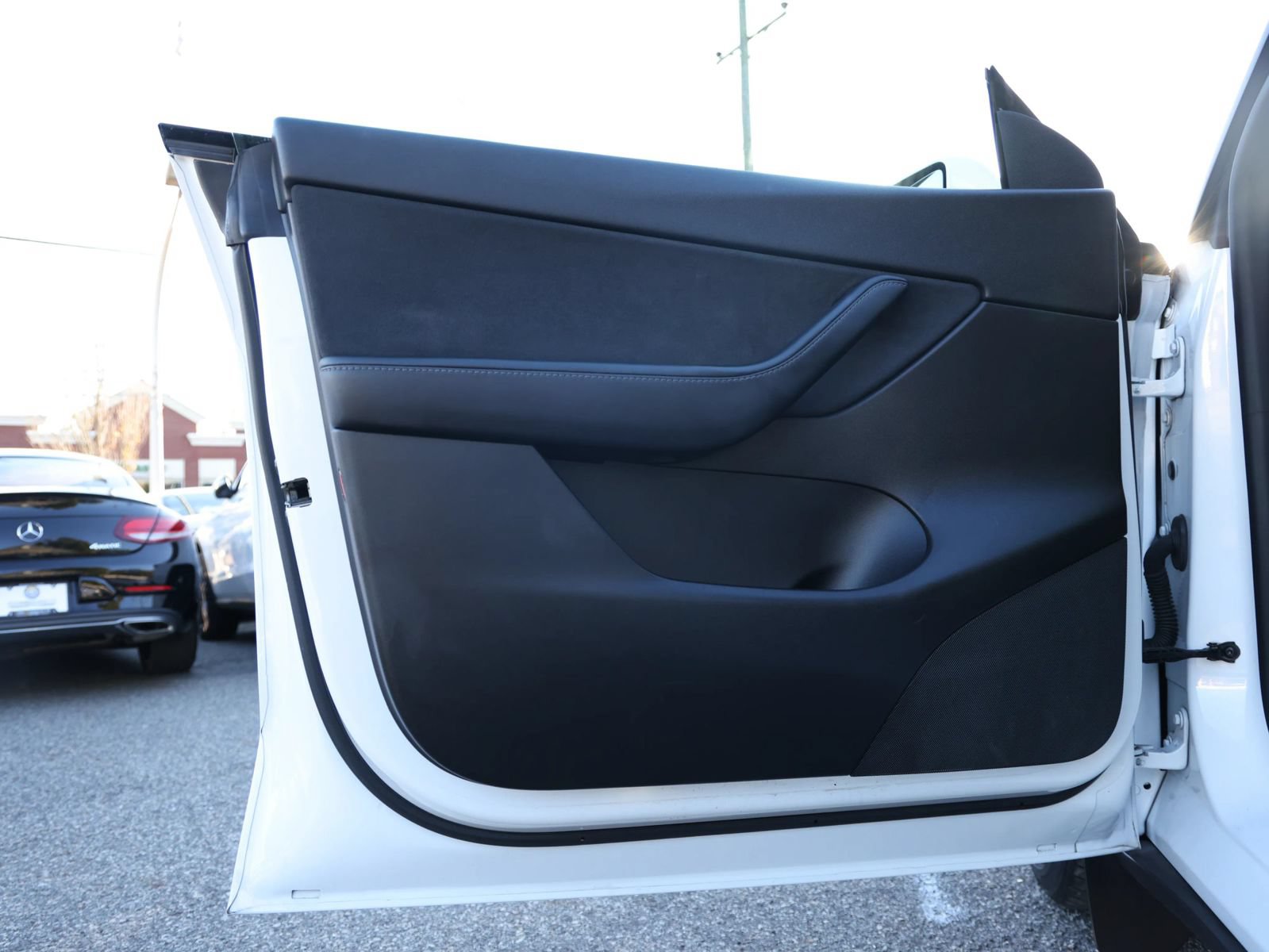 Used 2021 Tesla Model Y Long Range AWD/4WD image 23