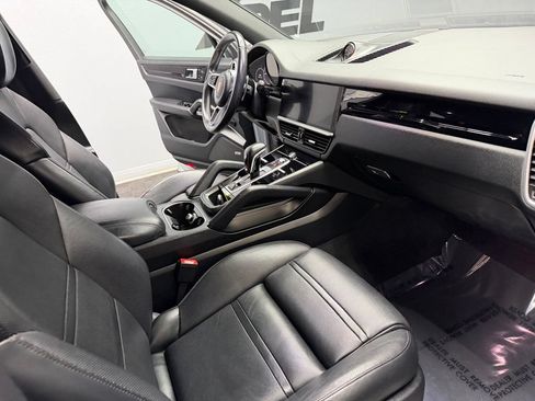 Used 2020 Porsche Cayenne AWD/4WD image 52