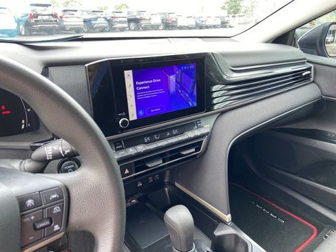 Used 2025 Toyota Camry LE FWD image 39