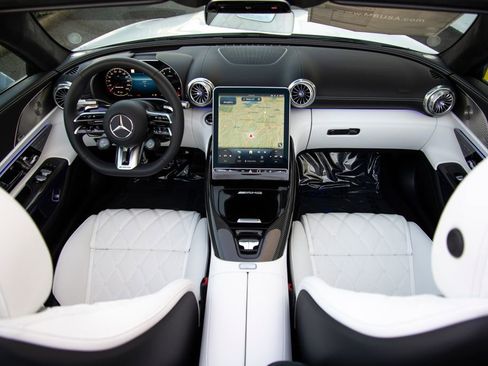 New 2026 Mercedes-Benz SL 63 AMG 4MATIC image 16