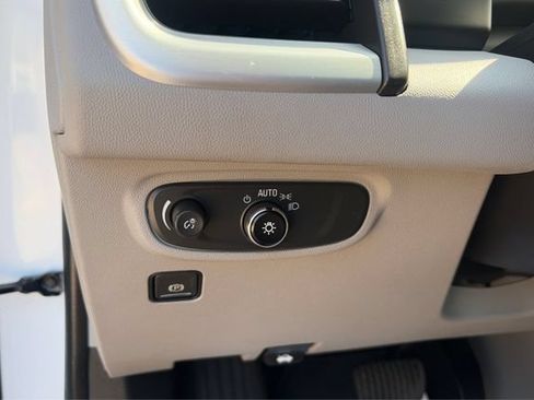Used 2023 GMC Terrain SLE w/ Driver Convenience Package AWD/4WD image 17