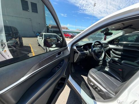 Used 2021 Jeep Grand Cherokee L Limited AWD/4WD image 9