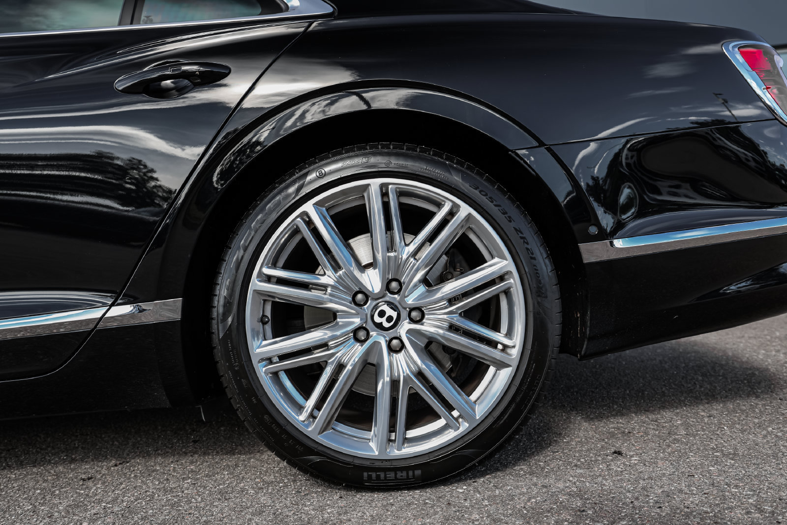 Certified 2022 Bentley Flying Spur V8 AWD/4WD image 7