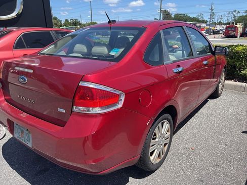 Used 2010 Ford Focus SEL image 15