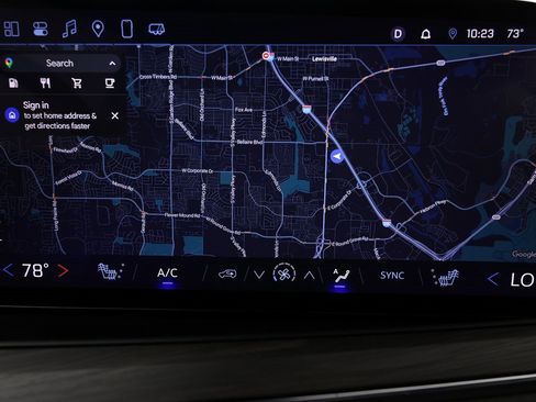 Used 2025 Chevrolet Suburban Z71 w/ Comfort Package image 34