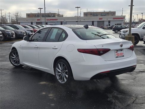 Used 2022 Alfa Romeo Giulia Ti AWD/4WD image 16
