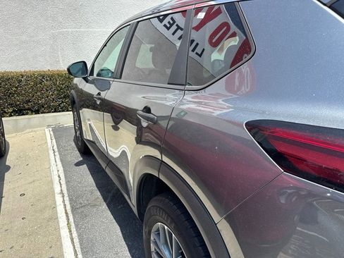Used 2024 Nissan Rogue S FWD image 3