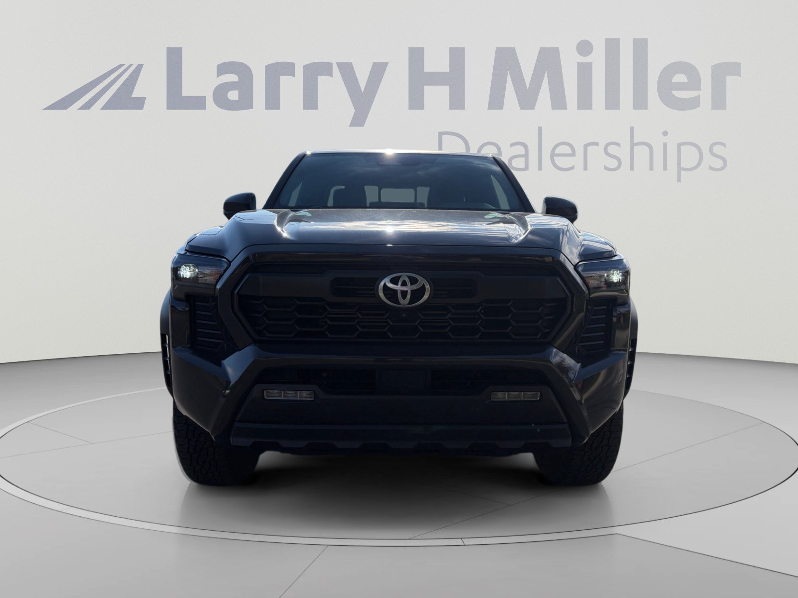 Used 2024 Toyota Tacoma TRD Off-Road w/ TRD Off Road Premium Package AWD/4WD image 8