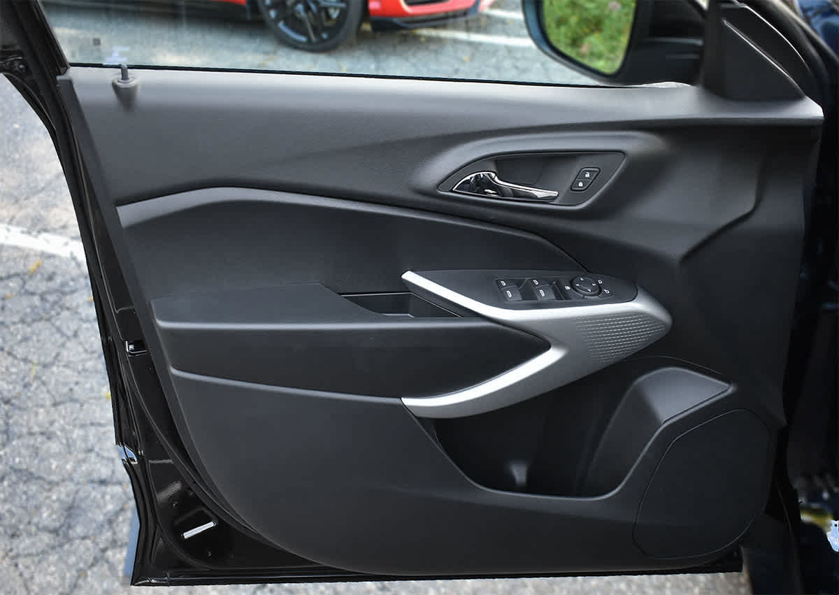 New 2026 Chevrolet Trax RS w/ Driver Confidence Package FWD image 22