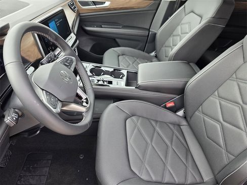 New 2026 Volkswagen Atlas SE image 9