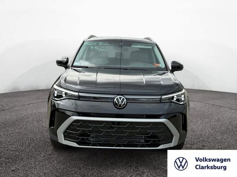 New 2025 Volkswagen Taos SEL image 8