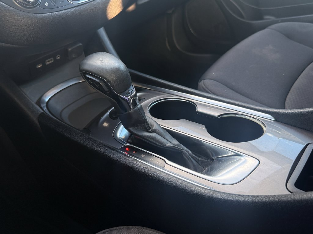 Used 2021 Chevrolet Malibu LT FWD image 19