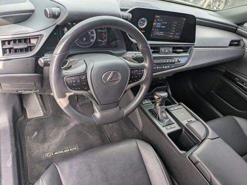 Used 2022 Lexus ES 300h w/ Premium Package FWD image 10