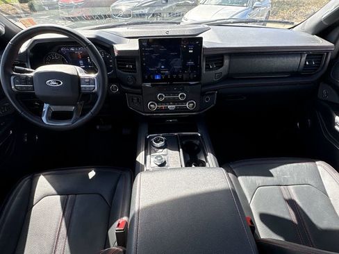 Used 2023 Ford Expedition Limited image 24