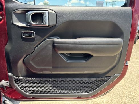Used 2021 Jeep Gladiator Sport AWD/4WD image 13