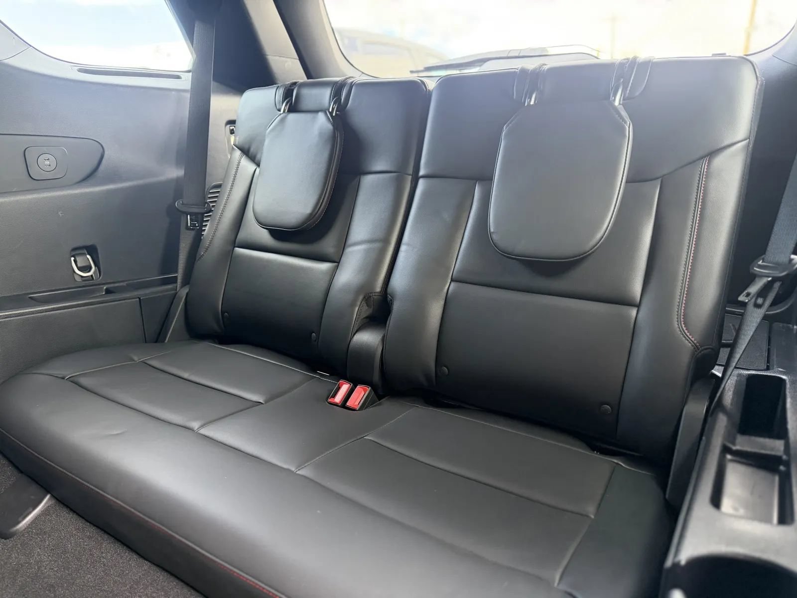 Used 2025 Ford Explorer ST AWD/4WD image 17