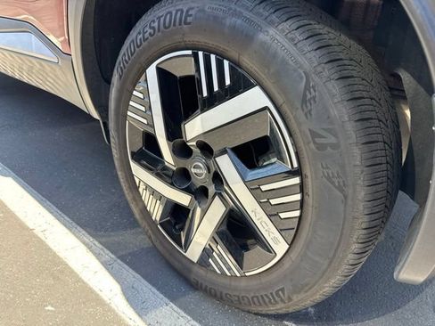 Certified 2025 Nissan Kicks SV FWD image 7