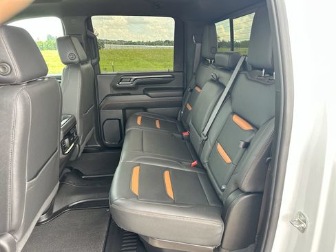 Used 2024 GMC Sierra 2500 AT4 w/ Technology Package AWD/4WD image 22