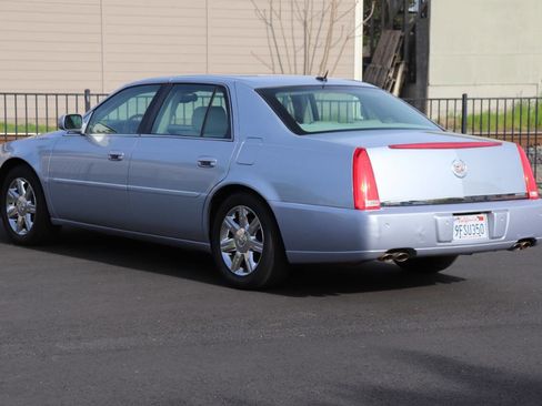 Used 2006 Cadillac DTS Luxury II w/ Sun And Sound Package image 6
