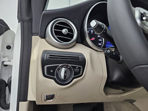 Used 2020 Mercedes-Benz C 300 4MATIC Cabriolet image 8