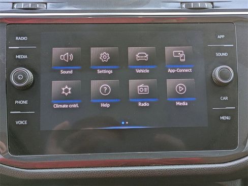 Used 2022 Volkswagen Tiguan SE image 23