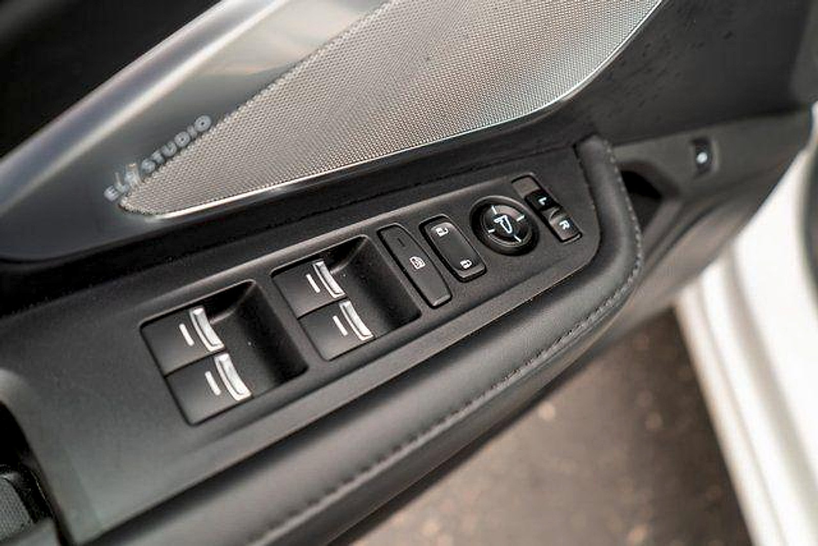 Used 2020 Acura RDX AWD image 18