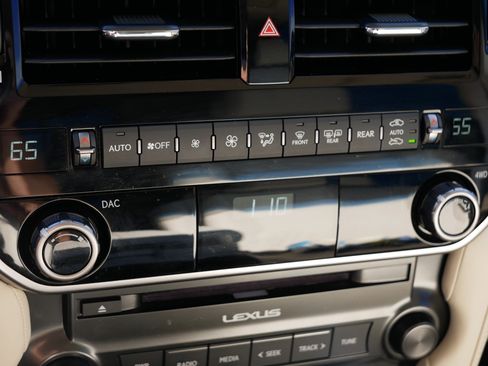 Used 2023 Lexus GX 460 Premium image 23